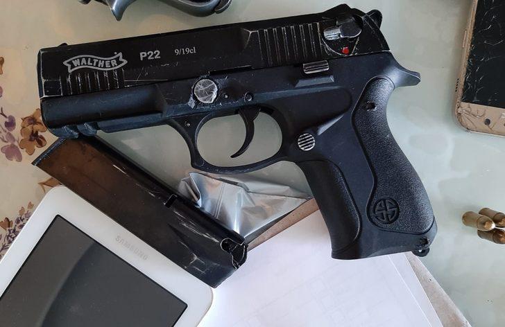 Bakan Soylu, Diyarbakır merkezli 10 ilde uyuşturucu satıcılarına yönelik operasyon başlatıldığını açıkladı (1) G4