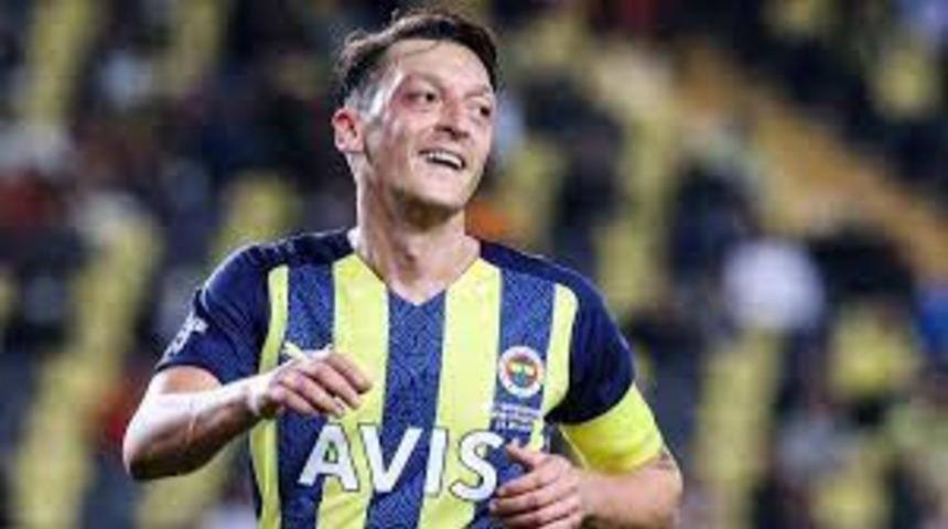 Mesut Özil Almanya'ya mı dönüyor? Flaş iddia! Mesut Özil Fenerbahçe'den ayrılıyor mu?