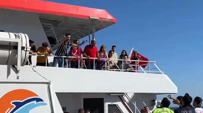 Deniz otobüsünde koltuk kavgası! Sinir krizi geçirdi, sefer yarıda kaldı