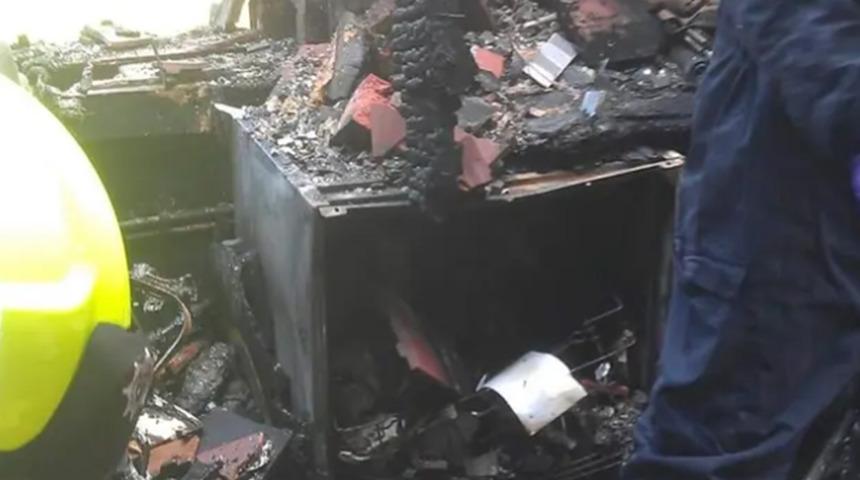 Herkesi uyardı: Tasarruflu olacağını sandı, evi k&uuml;le d&ouml;nd&uuml; 