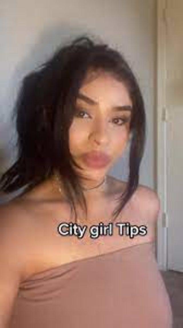 Her erkeğe aynı yalanı söyleyen seri flört uzmanı!   Bana dahi diyorlar çünkü hayatımı yaşıyorum   1