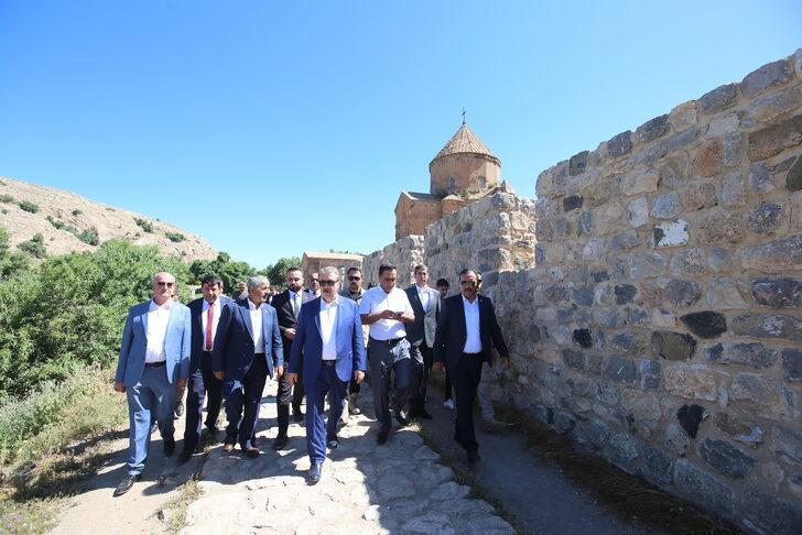 BBP Genel Başkanı Destici, Van'da Akdamar Adası'nı gezdi: G4