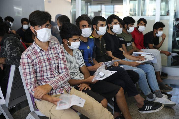 Afganistan uyruklu 454 düzensiz göçmen daha sınır dışı edildi G2