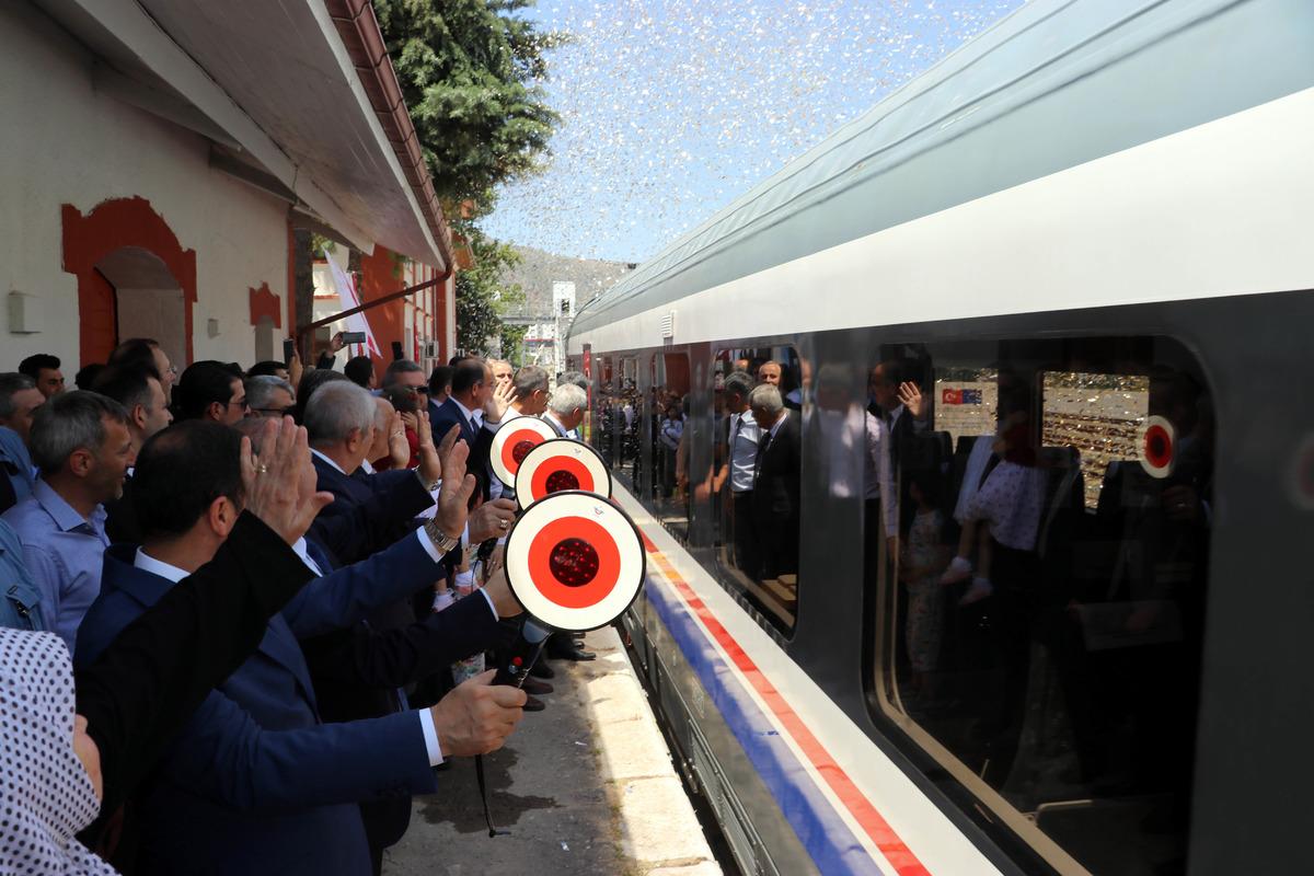Samsun-Amasya ve Amasya-Havza b&ouml;lgesel tren seferleri yeniden başladı