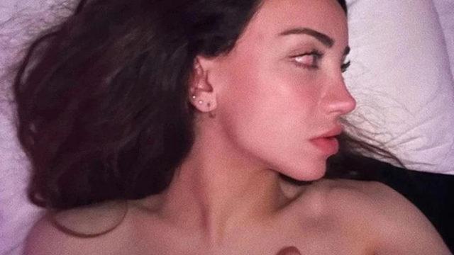 TikTok fenomeni Mika Raun kucak dansı yapıp kendini tokatlattı!