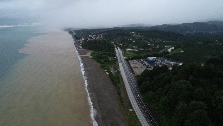 GÜNCELLEME - Su taşkını nedeniyle ulaşıma kapanan Akçakoca-Ereğli yolu açıldı G3