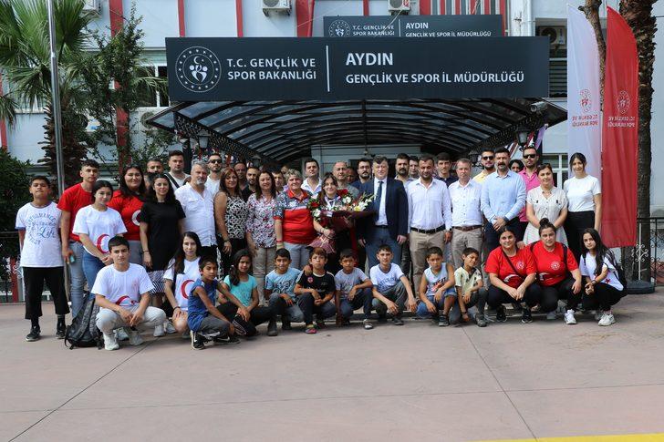 Dünya ikincisi halterci Burcu İldem Gerçekden, memleketi Aydın'da sevinçle karşılandı G4