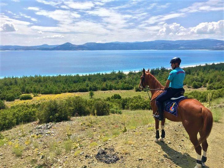 Salda Gölü çevresinde Atlı Jandarma Timi devriyeye başladı G1
