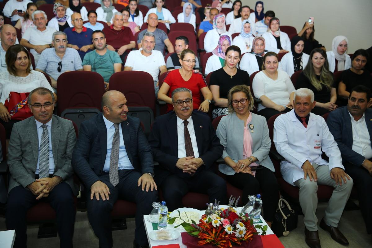 İtalyanların d&uuml;nyaca &uuml;nl&uuml; mozzarella peynirini &uuml;retecek Diyarbakırlı kadınlara sertifika