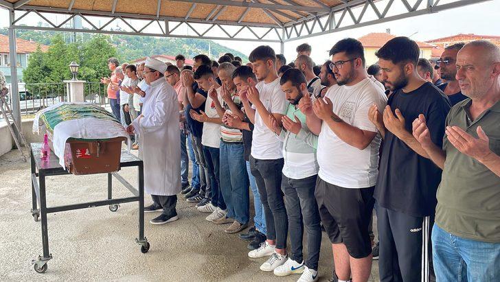 Zonguldak'taki silahlı ve bıçaklı kavgada ölen kadının cenazesi defnedildi G1