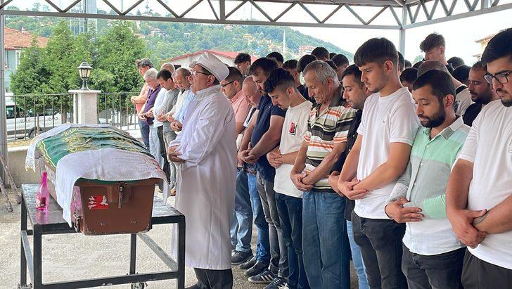 Zonguldak'taki silahlı ve bıçaklı kavgada ölen kadının cenazesi defnedildi G2