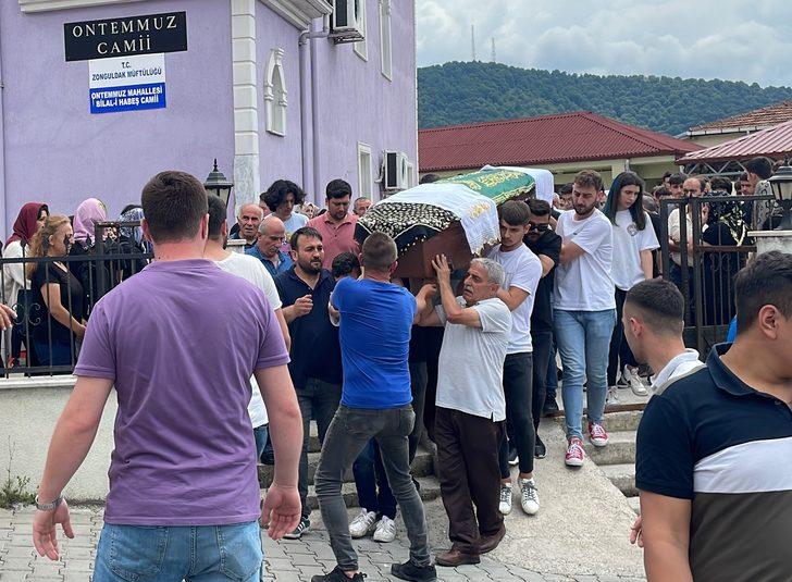Zonguldak'taki silahlı ve bıçaklı kavgada ölen kadının cenazesi defnedildi G3