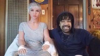 ''Bir insan ruhunuzu doyuramaz'' dedi! Onun ruhunu doyuran ise bir 'seks bebeği'