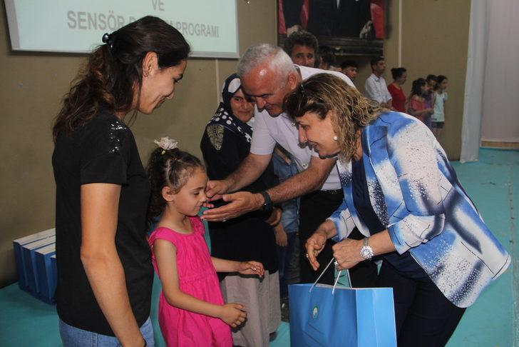 Sinop'ta diyabet hastası 29 çocuğa glikoz ölçüm cihazı verildi G3