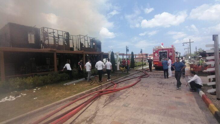 Samsun'da Çarşamba Konağı yangın sonucu büyük çapta hasar gördü G4