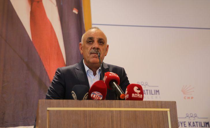 CHP Genel Başkan Yardımcısı Salıcı, Mardin'de partisine katılanlara rozet taktı G2