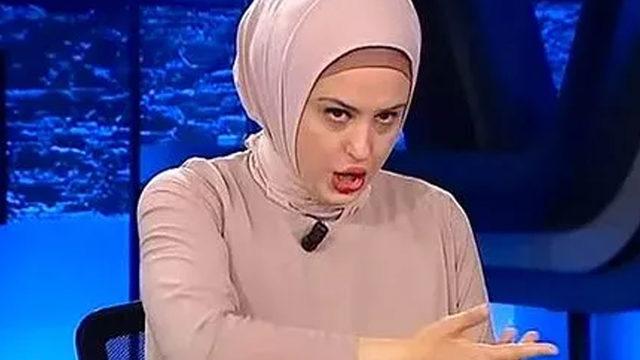 Canlı yayında 'cin çıkarma seansı' yapan Pelin Hürman'in eski hali gündem oldu! 