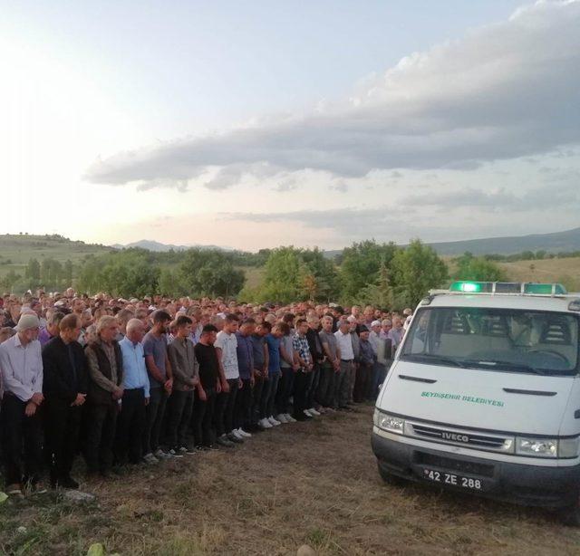 Konya'da su birikintisinde boğulan 2 çocuğun cenazesi toprağa verildi