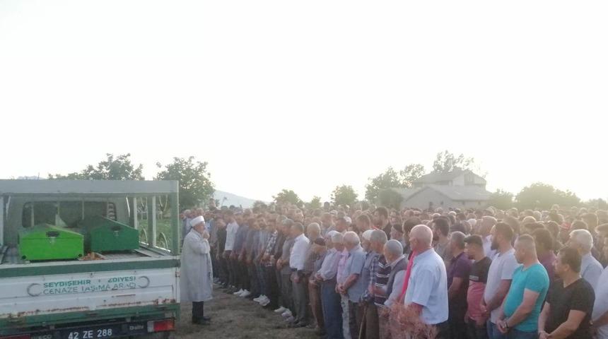 Konya'da su birikintisinde boğulan 2 çocuğun cenazesi toprağa verildi