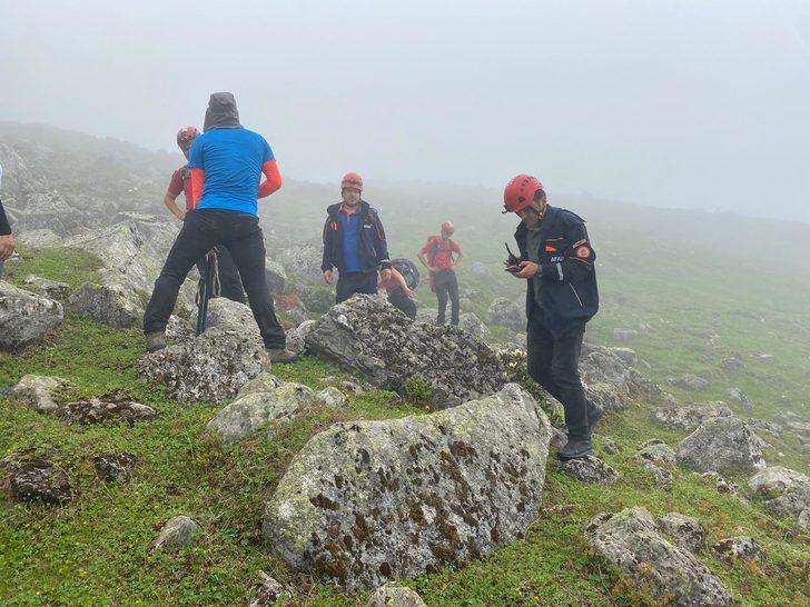 GÜNCELLEME - Kaçkar Dağları'nda başına taş düşerek yaralanan dağcı kurtarıldı G2