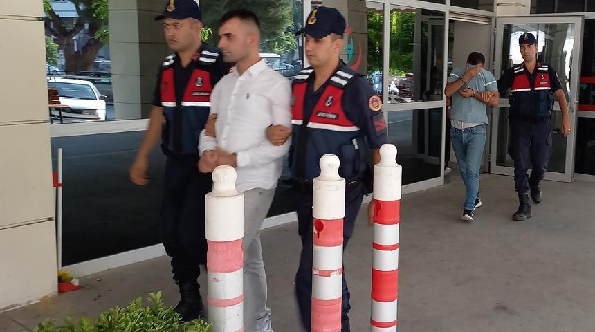 Manisa'da marketten hırsızlık iddiasıyla 4 kişi tutuklandı