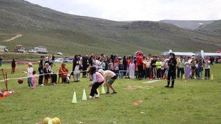 Niğde'de 1700 yetim piknikte buluştu