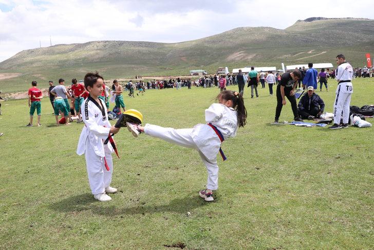 Niğde'de 1700 yetim piknikte buluştu G4