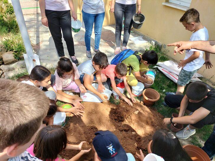 Antalya'da "Kütüphanede Üretiyorum ve Yiyorum" projesi G3