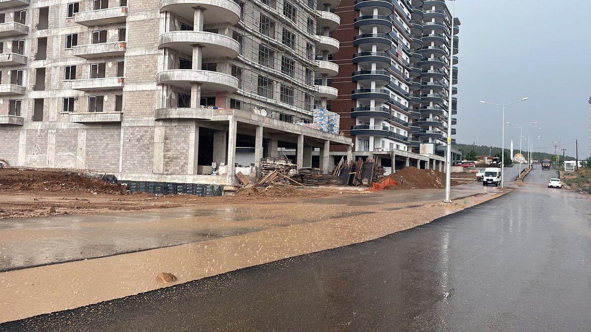 Kırıkkale ve Sivas'ta, dolu ve sağanak etkili oldu