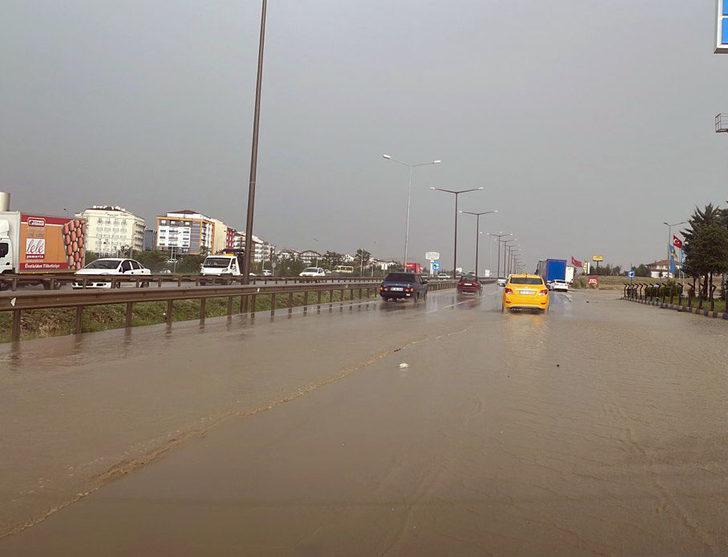 Kırıkkale ve Sivas'ta, dolu ve sağanak etkili oldu G2