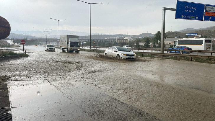 Kırıkkale ve Sivas'ta, dolu ve sağanak etkili oldu G4