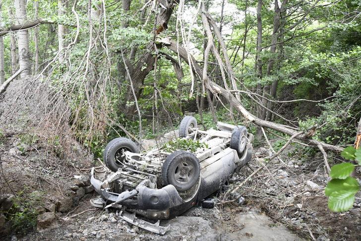Gümüşhane'de dere yatağına düşen kamyonetteki 4 maden işçisi yaralandı G3