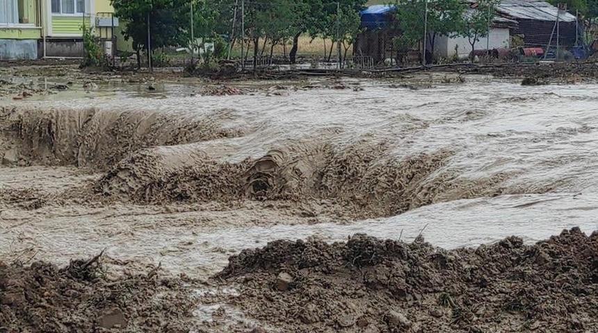 Ankara sele teslim oldu! Bu kez o ilçeyi vurdu