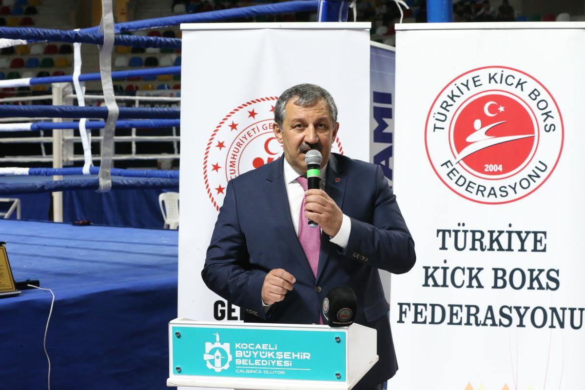 T&uuml;rkiye Kick Boks Şampiyonası, Kocaeli'de başladı