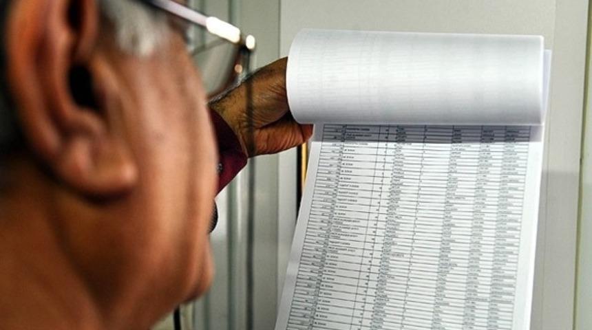 Se&ccedil;men listeleri askıya &ccedil;ıktı