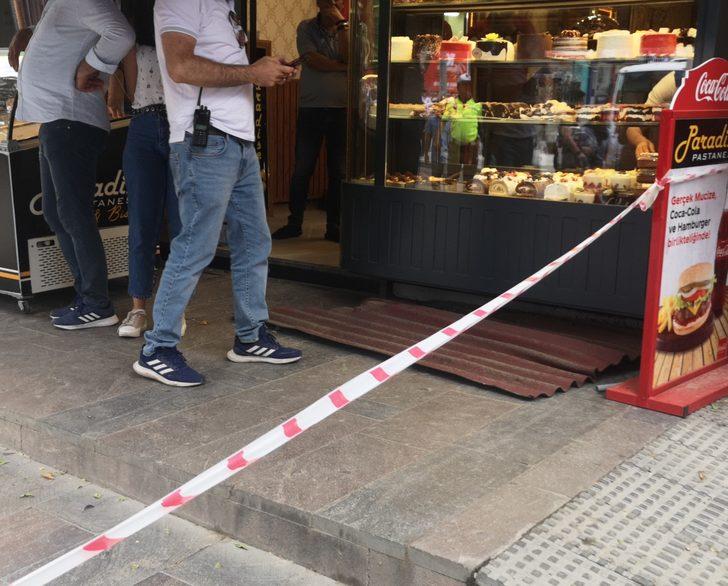 Erzincan'da rüzgar nedeniyle çatıdan düşen parça bir kişiyi yaraladı G2