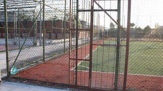 Denizli'de üzerine kale direği devrilen çocuk hayatını kaybetti