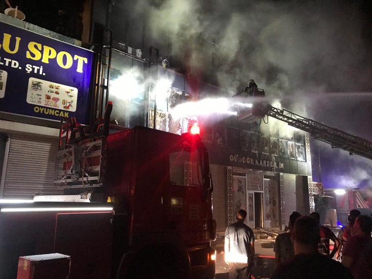 Diyarbakır Gıda Toptancılar Sitesi'nde bir iş yerinde yangın çıktı G3