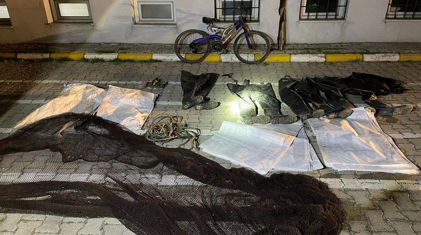 Van'da ele geçirilen 4 bin 500 kilogram inci kefali suya bırakıldı