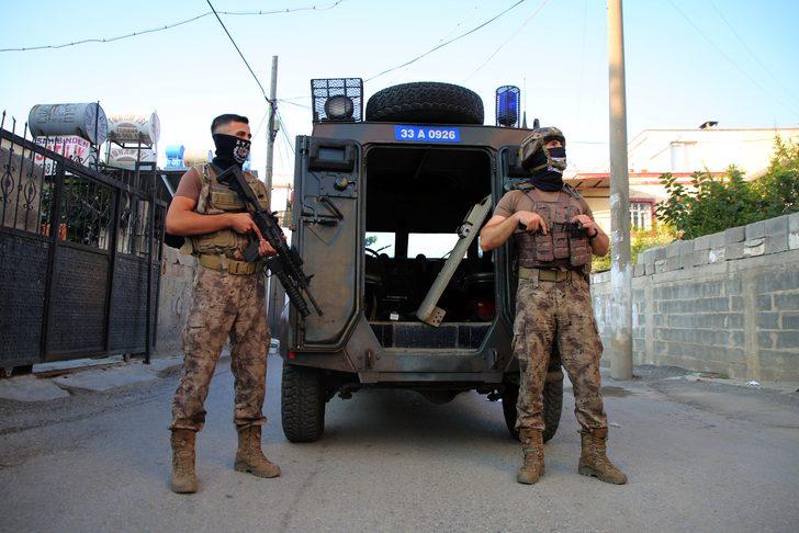 Mersin'de PKK/KCK'ya yönelik operasyonda yakalanan 15 zanlı adliyeye sevk edildi G5