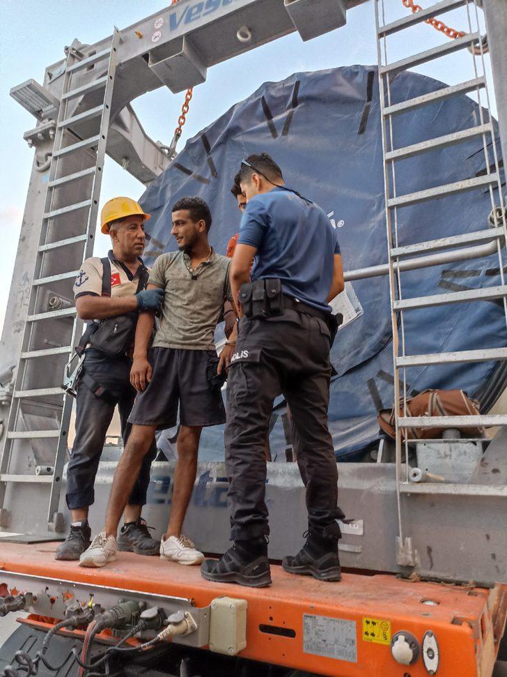 İhracat için limanda bekleyen türbin kanadına saklanan 4 yabancı uyruklu yakalandı G4