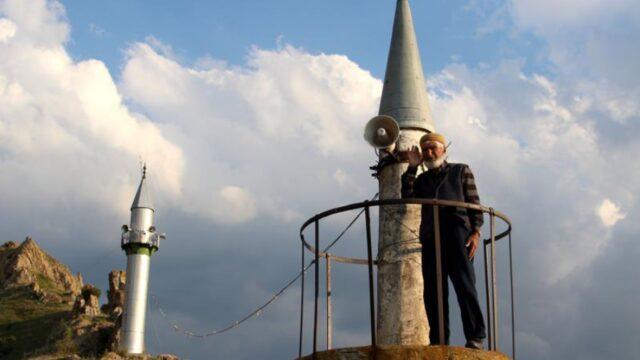 Sivas'ta bu köye gelenler minarenin yanına geldiğinde şaşkına dönüyor: Türkiye'de başka yerde yok