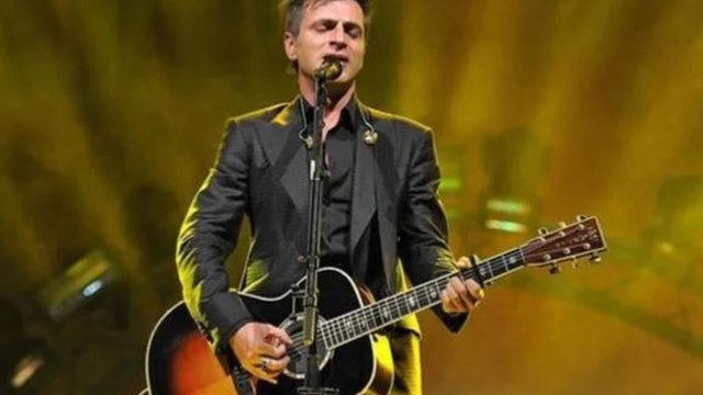 Dudak uçuklatan anlaşma! Teoman reklamdan kazandığı parayla bakın ne yapacak