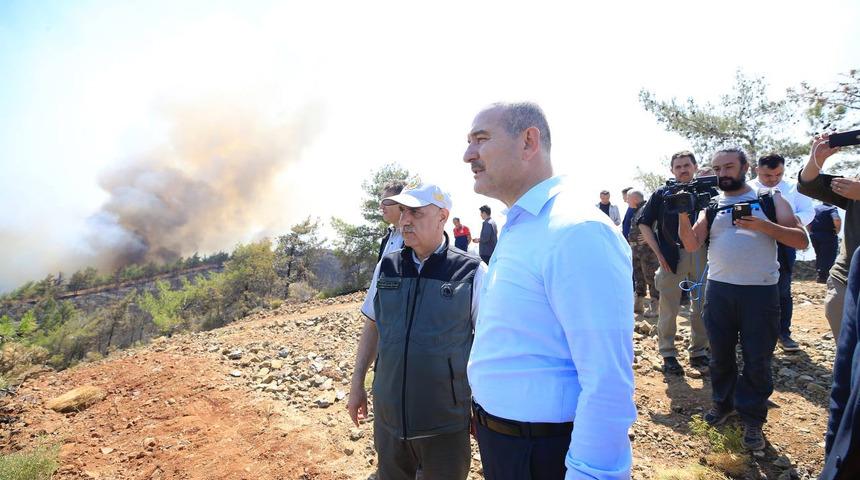 İçişleri Bakanı Soylu, Marmaris'te orman yangını bölgesinde açıklama yaptı: