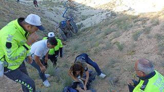 Malatya'da devrilen traktörün altında kalan sürücü yaralandı