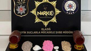 Elazığ'da bir araçta ve salça bidonunda uyuşturucu ele geçirildi, 2 zanlı tutuklandı