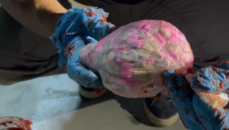 Elazığ'da bir araçta ve salça bidonunda uyuşturucu ele geçirildi, 2 zanlı tutuklandı G2