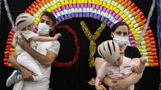 Ameliyatla ayrılan siyam ikizlerinin 4'üncü yaşları kutlandı