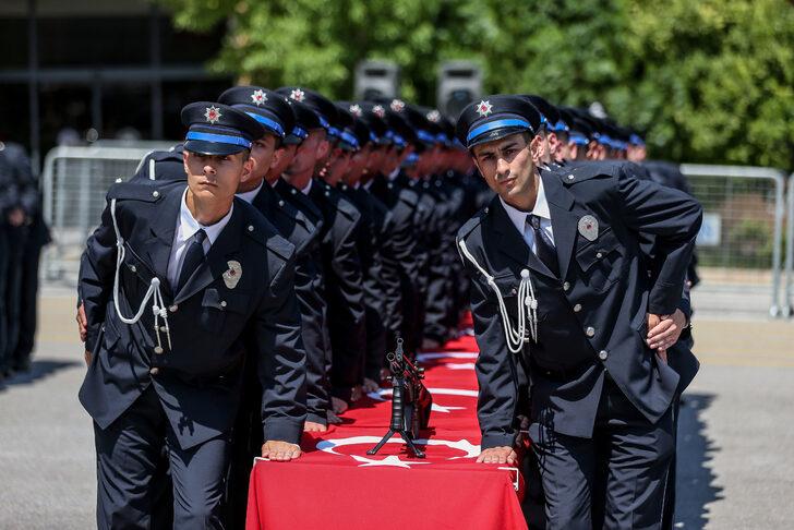 Bursa'da Polis Meslek Eğitim Merkezinde mezuniyet töreni düzenlendi G3