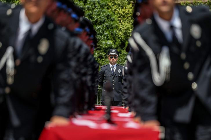 Bursa'da Polis Meslek Eğitim Merkezinde mezuniyet töreni düzenlendi G4